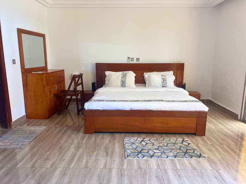 CHAMBRE MOYEN STANDING