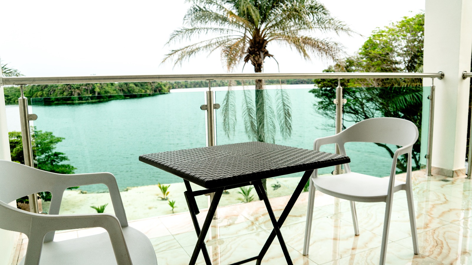 RESIDENCE HAUT STANDING 7 PIECES PISCINE PRIVEE